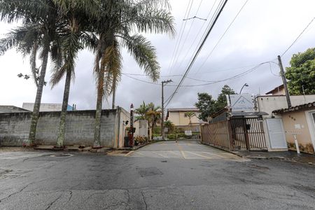 Casa de condomínio para alugar com 75m², 2 quartos e 2 vagasFachada