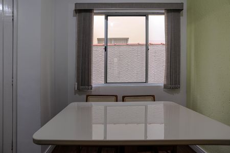 Casa de condomínio para alugar com 75m², 2 quartos e 2 vagasSala