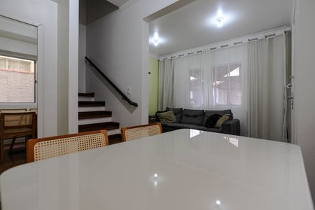 Casa de condomínio para alugar com 75m², 2 quartos e 2 vagasSala