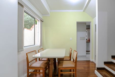 Casa de condomínio para alugar com 75m², 2 quartos e 2 vagasSala