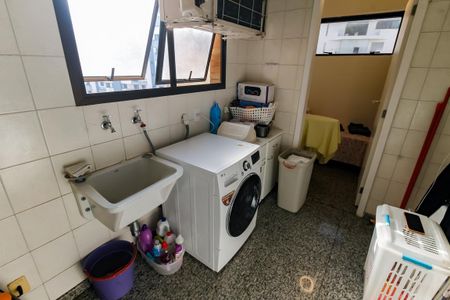 Apartamento para alugar com 146m², 3 quartos e 3 vagas Apartamento para alugar com 146m², 3 quartos e 3 vagasÁrea de Serviço