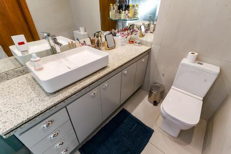 Apartamento para alugar com 146m², 3 quartos e 3 vagas Apartamento para alugar com 146m², 3 quartos e 3 vagasBanheiro da Suíte 2