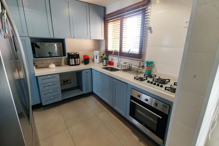 Apartamento para alugar com 146m², 3 quartos e 3 vagas Apartamento para alugar com 146m², 3 quartos e 3 vagasCozinha - Armários