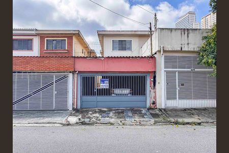 Casa à venda com 171m², 3 quartos e 2 vagasFachada
