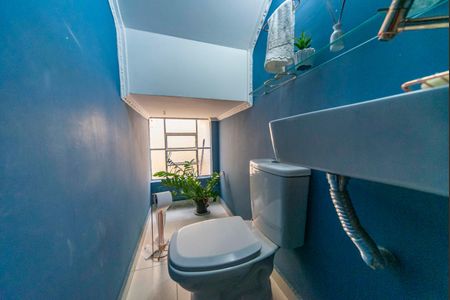 Casa à venda com 171m², 3 quartos e 2 vagasLavabo