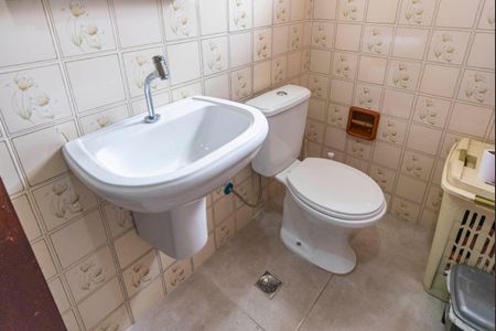 Casa à venda com 171m², 3 quartos e 2 vagasBanheiro Social