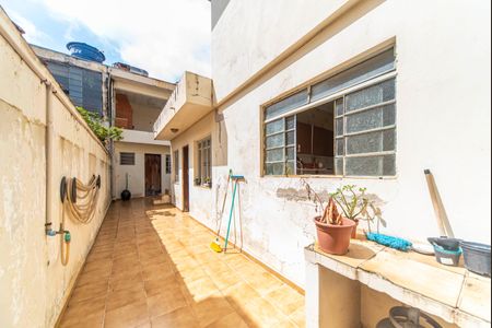 Casa à venda com 171m², 3 quartos e 2 vagasCorredor Externo