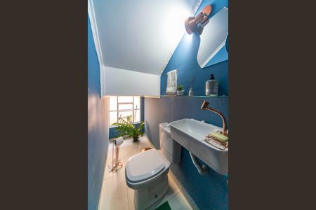 Casa à venda com 171m², 3 quartos e 2 vagasLavabo