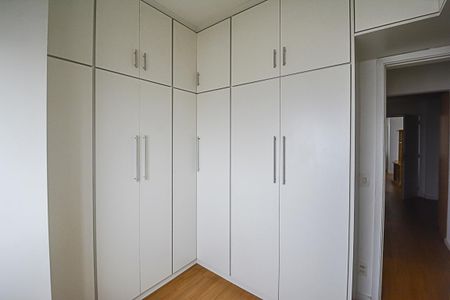 Apartamento à venda com 127m², 3 quartos e 2 vagas Apartamento à venda com 127m², 3 quartos e 2 vagasQuarto 2 - Suíte