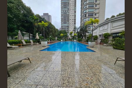 Apartamento para alugar com 238m², 3 quartos e 4 vagasÁrea comum - Piscina