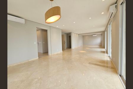 Apartamento para alugar com 238m², 3 quartos e 4 vagasSala