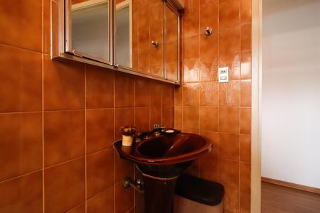 Casa para alugar com 616m², 5 quartos e 10 vagasBanheiro