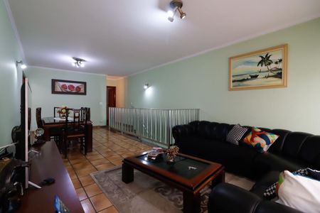 Sala de casa para alugar com 5 quartos, 616m² em Cangaiba, São Paulo