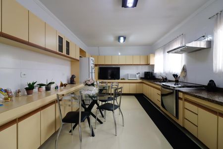 Casa para alugar com 616m², 5 quartos e 10 vagasCozinha