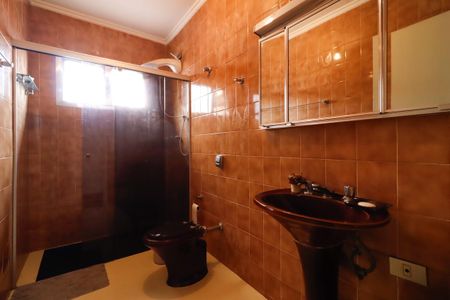 Casa para alugar com 616m², 5 quartos e 10 vagasBanheiro