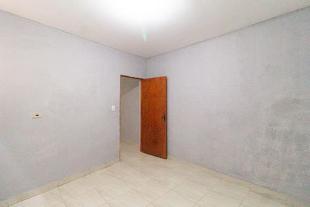 Quarto de casa para alugar com 1 quarto, 60m² em Jardim Carapicuiba, Carapicuíba