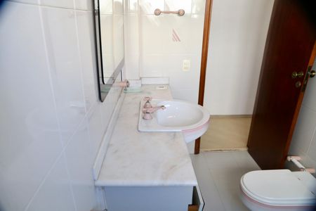 Apartamento à venda com 180m², 4 quartos e 2 vagasBanheiro