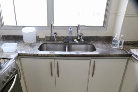 Apartamento à venda com 180m², 4 quartos e 2 vagasCozinha