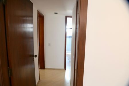 Apartamento à venda com 180m², 4 quartos e 2 vagasCorredor 