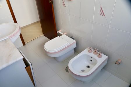 Apartamento à venda com 180m², 4 quartos e 2 vagasBanheiro