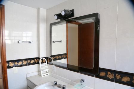 Apartamento à venda com 180m², 4 quartos e 2 vagasBanheiro