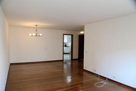 Apartamento à venda com 180m², 4 quartos e 2 vagasSala