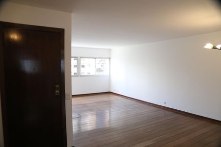 Apartamento à venda com 180m², 4 quartos e 2 vagasSala