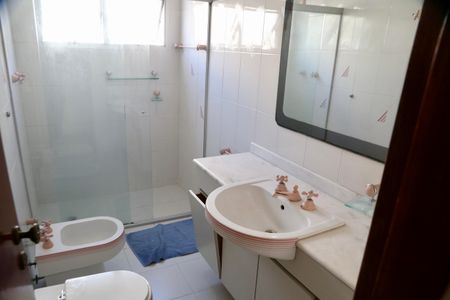 Apartamento à venda com 180m², 4 quartos e 2 vagasBanheiro