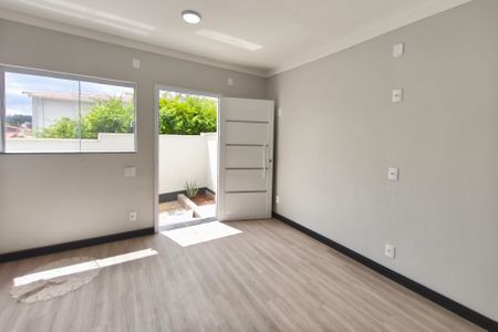 Casa para alugar com 36m², 1 quarto e 1 vaga Casa para alugar com 36m², 1 quarto e 1 vagaSala