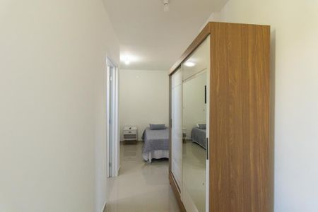 Sala/Cozinha de apartamento para alugar com 1 quarto, 30m² em Jardim das Américas, Curitiba