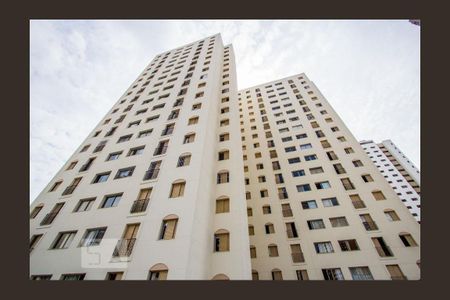 Apartamento à venda com 82m², 2 quartos e 1 vaga Apartamento à venda com 82m², 2 quartos e 1 vagaFachada