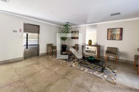 Apartamento à venda com 82m², 2 quartos e 1 vaga Apartamento à venda com 82m², 2 quartos e 1 vagaHall social