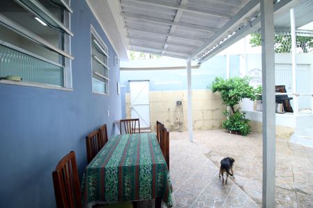 Casa à venda com 350m², 4 quartos e 3 vagasVaranda fundos