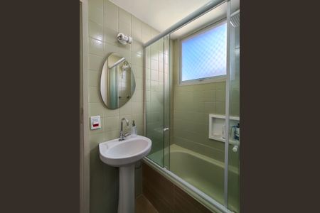 Apartamento à venda com 96m², 3 quartos e 1 vaga Apartamento à venda com 96m², 3 quartos e 1 vagaBanheiro da Suíte