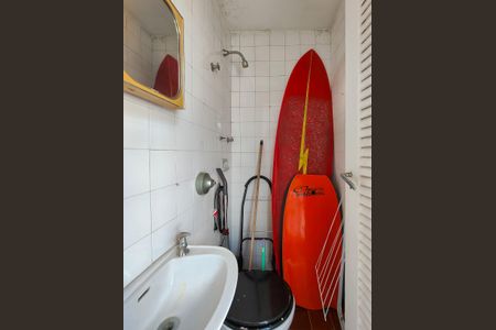 Apartamento à venda com 96m², 3 quartos e 1 vaga Apartamento à venda com 96m², 3 quartos e 1 vagaBanheiro de serviço