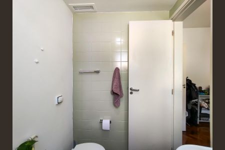 Apartamento à venda com 96m², 3 quartos e 1 vaga Apartamento à venda com 96m², 3 quartos e 1 vagaBanheiro da Suíte