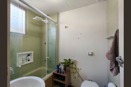 Apartamento à venda com 96m², 3 quartos e 1 vaga Apartamento à venda com 96m², 3 quartos e 1 vagaBanheiro da Suíte