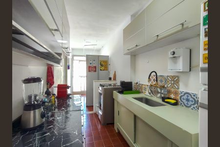 Apartamento à venda com 96m², 3 quartos e 1 vaga Apartamento à venda com 96m², 3 quartos e 1 vagaCozinha e Área de Serviço