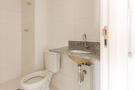 Banheiro de kitnet/studio à venda com 1 quarto, 25m² em Butantã, São Paulo