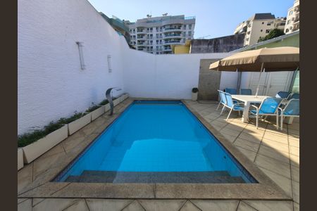 Casa à venda com 440m², 3 quartos e 4 vagas