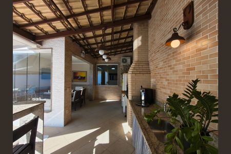 Casa à venda com 440m², 3 quartos e 4 vagas