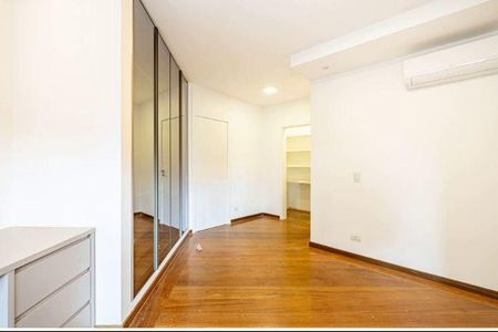 Casa à venda com 4 quartos, 600m² em Alphaville Residencial Zero, Barueri