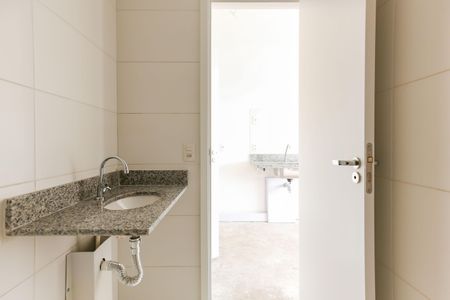 Banheiro de kitnet/studio à venda com 1 quarto, 25m² em Butantã, São Paulo