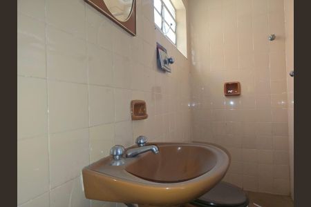 Casa à venda com 218m², 4 quartos e 5 vagas Casa à venda com 218m², 4 quartos e 5 vagasBanheiro de serviço