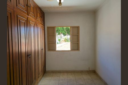 Casa à venda com 218m², 4 quartos e 5 vagas Casa à venda com 218m², 4 quartos e 5 vagasQuarto 02