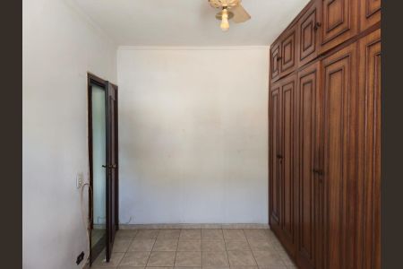 Casa à venda com 218m², 4 quartos e 5 vagas Casa à venda com 218m², 4 quartos e 5 vagasQuarto 02