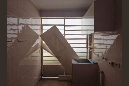 Casa à venda com 218m², 4 quartos e 5 vagas Casa à venda com 218m², 4 quartos e 5 vagasÁrea de Serviço