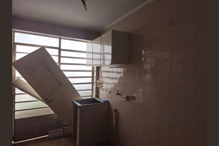 Casa à venda com 218m², 4 quartos e 5 vagas Casa à venda com 218m², 4 quartos e 5 vagasÁrea de Serviço