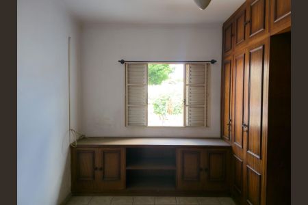Suíte  de casa à venda com 4 quartos, 218m² em Vila Rosalia, Guarulhos