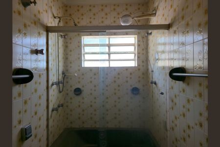 Casa à venda com 218m², 4 quartos e 5 vagas Casa à venda com 218m², 4 quartos e 5 vagasBanheiro da Suíte